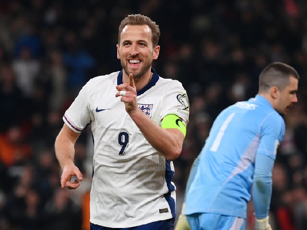 Kapten timnas Inggris, Harry Kane, ikut mencetak gol ke gawang Latvia