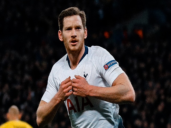Eks defender Tottenham