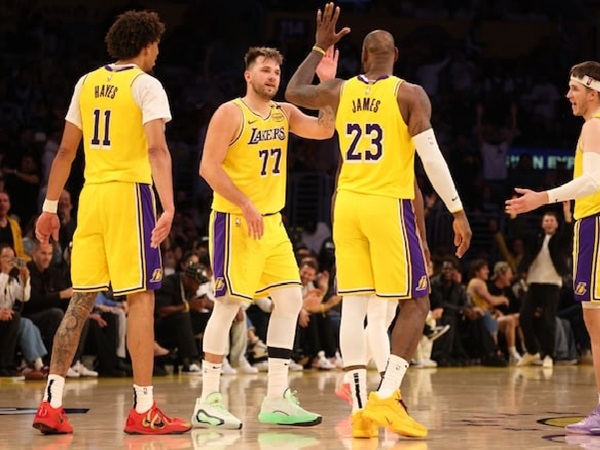 Lakers Butuh Center Usai Hayes Kembali Cedera