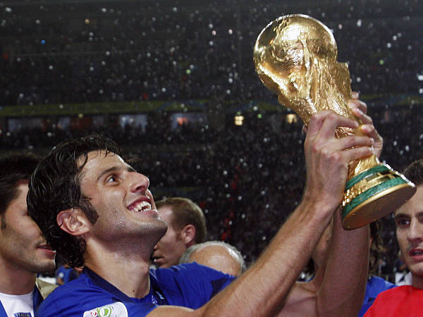 Fabio Grosso Bosan Dibahas Sebagai Pahlawan Italia di Piala Dunia