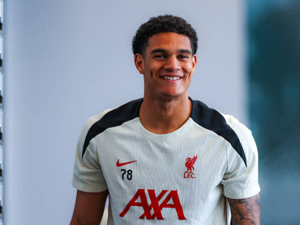 Jarell Quansah Tak Diturunkan Timnas Inggris, Arne Slot Bisa Bernapas Lega