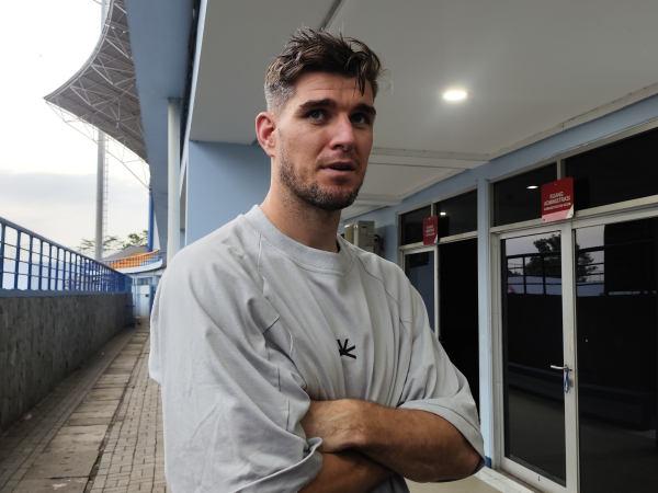 Bek Persib, Nick Kuipers