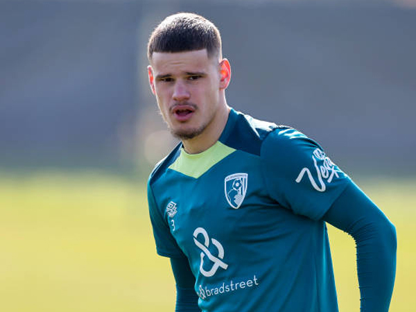 Liverpool Incar Milos Kerkez, Bournemouth Bahas Masa Depan Sang Bek