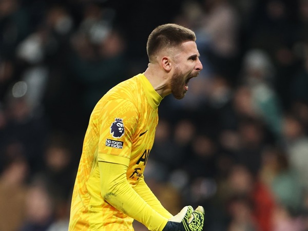 Kiper Tottenham