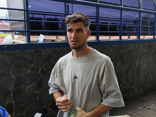 Bek Persib, Nick Kuipers