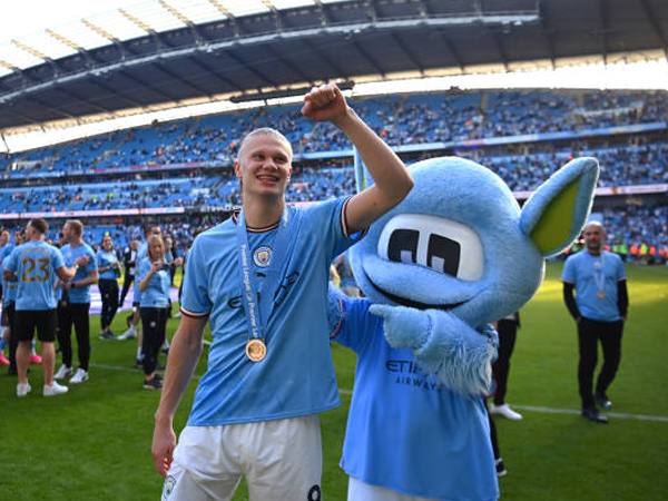Maskot Manchester City Klaim Alami Cedera Usai Dipukul Erling Haaland