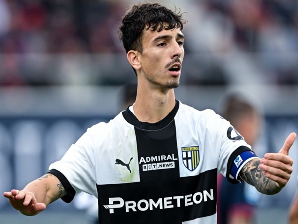 Defender incaran Lazio