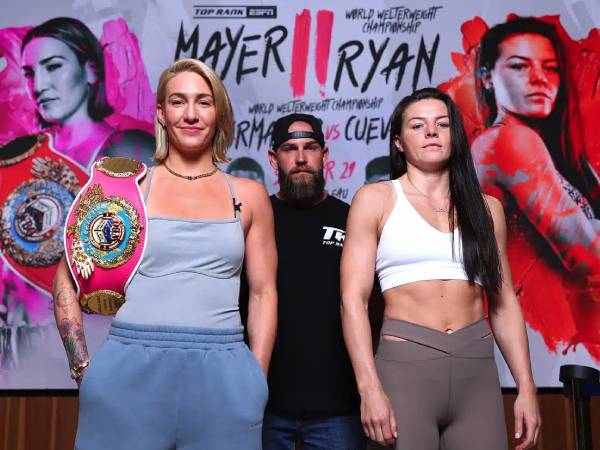 Mikaela Mayer (kiri) dan Sandy Ryan. (Foto: Fight TV)