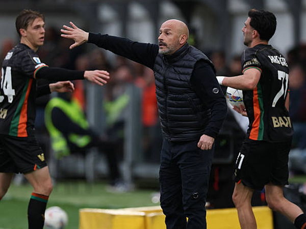 Vincenzo Italiano Optimistis Bologna Bisa Jaga Posisi di Empat Besar