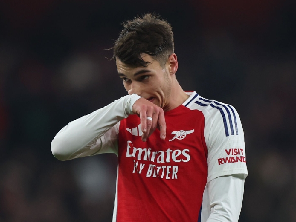 Bayer Leverkusen membidik bek terpinggirkan Arsenal, Jakub Kiwior