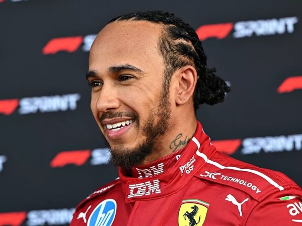 Lewis Hamilton Menggoda Penggemar dengan Video Tokyo Drift