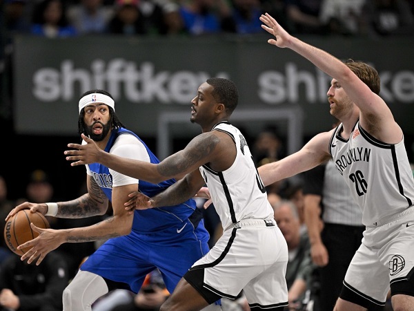 Anthony Davis ingin Mavericks segera berbenah.