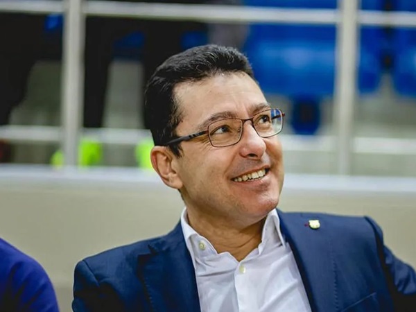 Barcelona Tunjuk Dokter Pengganti Carles Minarro