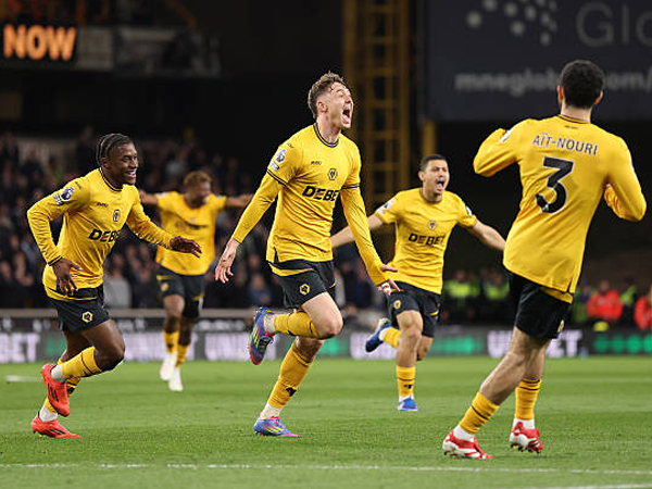 Jorgen Strand Larsen Bersinar, Wolves Kalahkan West Ham United 1-0