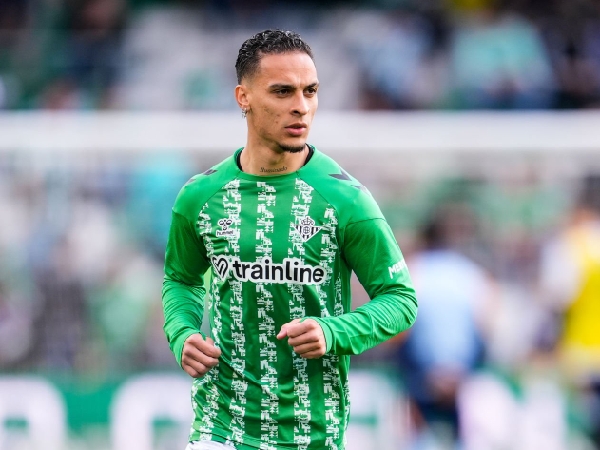 Arsenal membidik Antony, yang tampil impresif bersama Real Betis