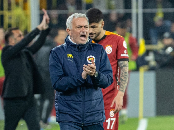 Jose Mourinho kembali terlibat dalam insiden kontroversial