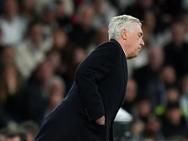 Carlo Ancelotti Tanggapi Pendaftaran Dani Olmo dan Pau Victor