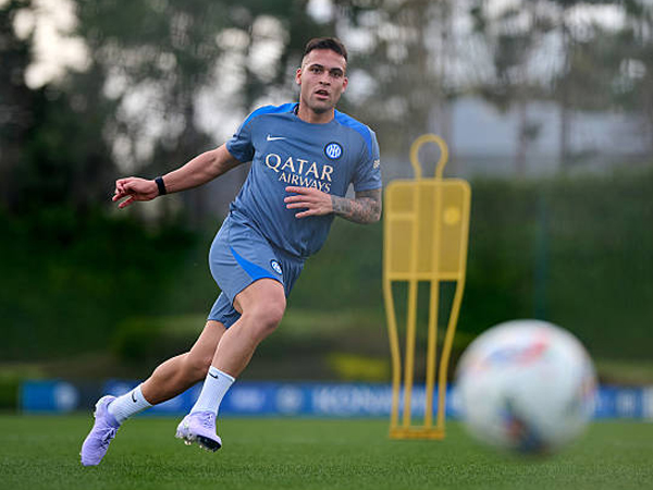 Kabar Cedera Inter Milan: Martinez Kembali, Dumfries Menepi Lebih Lama