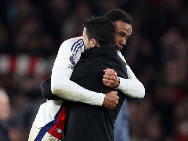 Mikel Arteta dan bek Arsenal, Gabriel Magalhaes