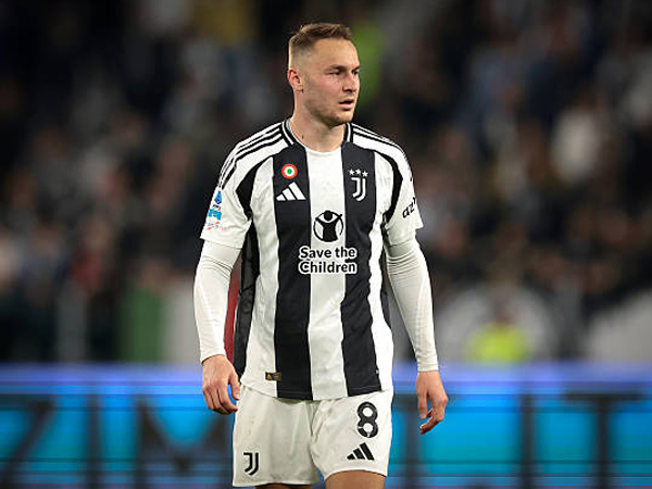 Thiago Motta Akui Harga Mahal Jadi Tekanan Besar untuk Teun Koopmeiners