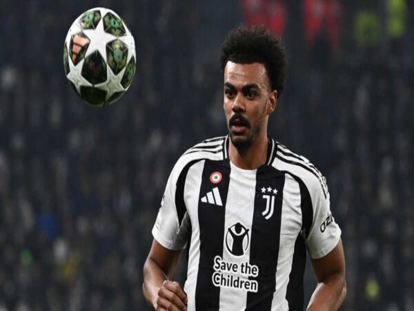 Juventus akan mengembalikan Renato Veiga ke Chelsea, begitu masa peminjaman sang bek selesai di tanggal 30 Juni 2025 / via Getty Images