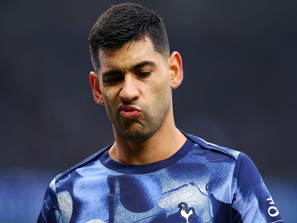 Defender incaran Atletico Madrid