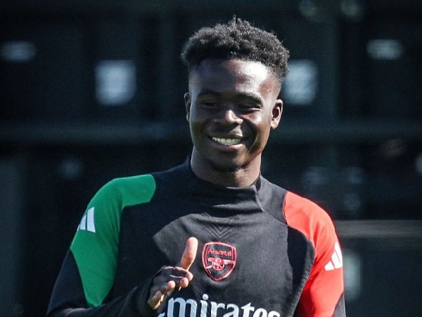 Winger Arsenal, Bukayo Saka, kembali dalam kondisi fit