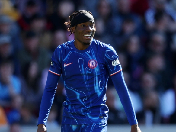 Noni Madueke pernah bermain untuk akademi Tottenham