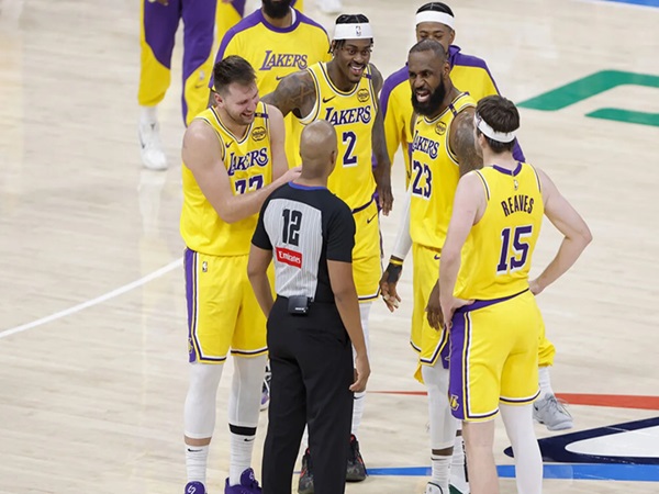 LeBron James Sebut Wasit Aneh Usai Usir Luka Doncic