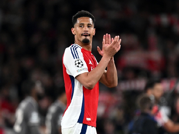 Bek Arsenal, William Saliba