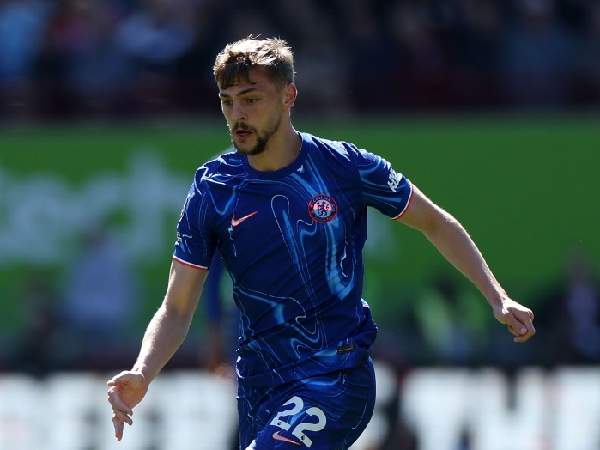 Gelandang Chelsea, Kiernan Dewsbury-Hall