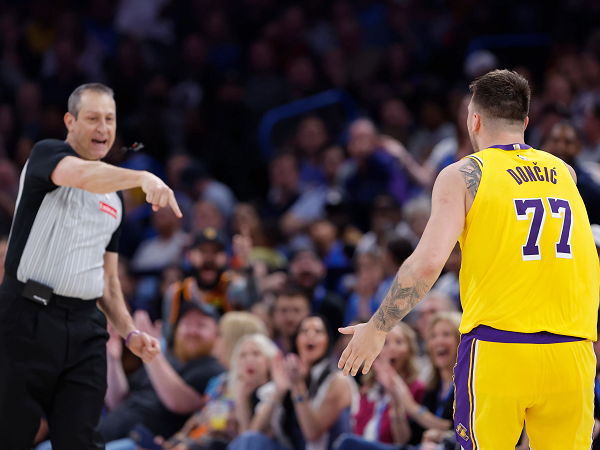 NBA batalkan technical foul Luka Doncic saat berhadapan dengan Thunder.