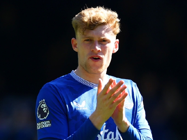 Jarrad Branthwaite dipuji oleh manajer Everton, David Moyes