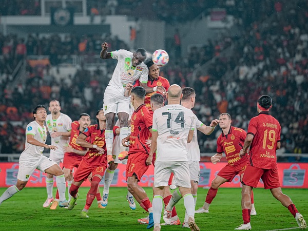 Penyerang Persebaya Surabaya, Flavio Silva selamatkan timnya dari kekalahan di kandang Persija Jakarta