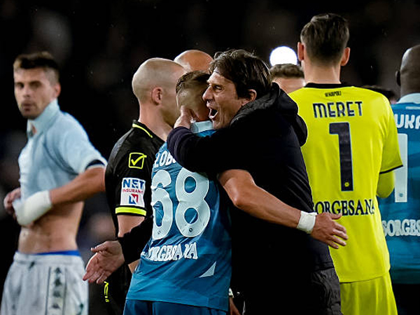 Napoli Tanggapi Krisis dengan Penampilan Hebat, Antonio Conte Bangga