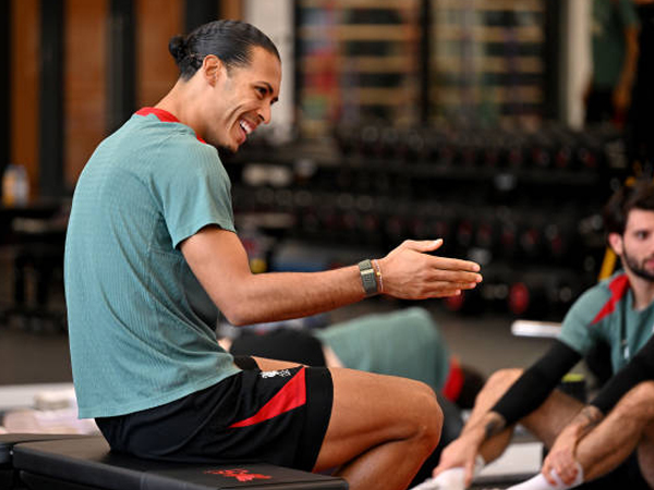 Virgil van Dijk Beri Petunjuk Terkait Kontrak Barunya di Liverpool