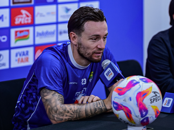 Kapten Persib, Marc Klok