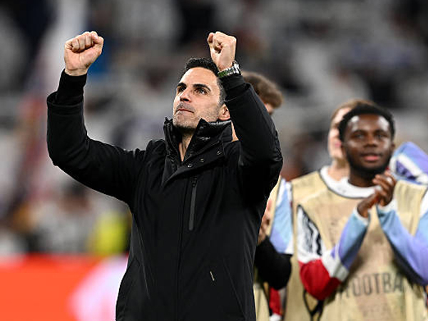 Arsenal Singkirkan Real Madrid, Theo Walcott Puji Pendekatan Mikel Arteta