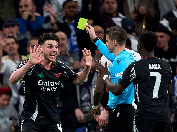 Declan Rice awalnya juga mendapatkan kartu kuning