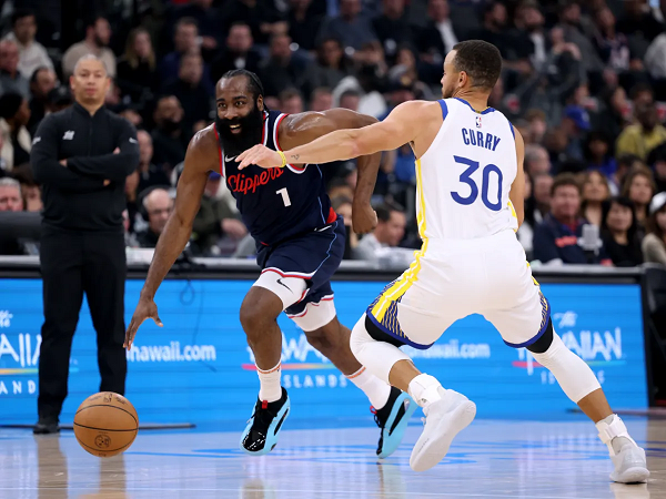 James Harden akui sulit raih gelar juara NBA karena Stephen Curry.