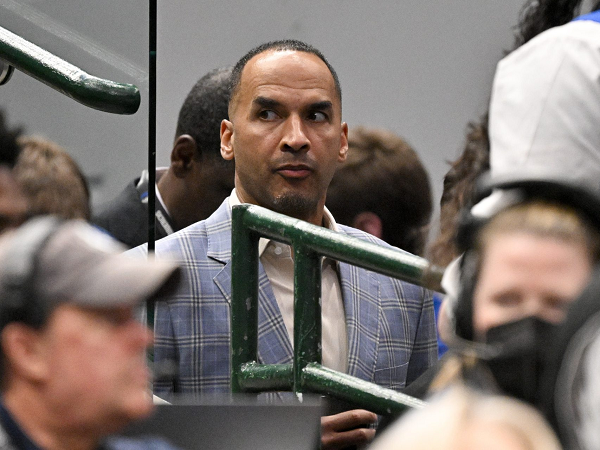 Stephen A.Smith kecam Nico Harrison yang dianggap tidak profesional.