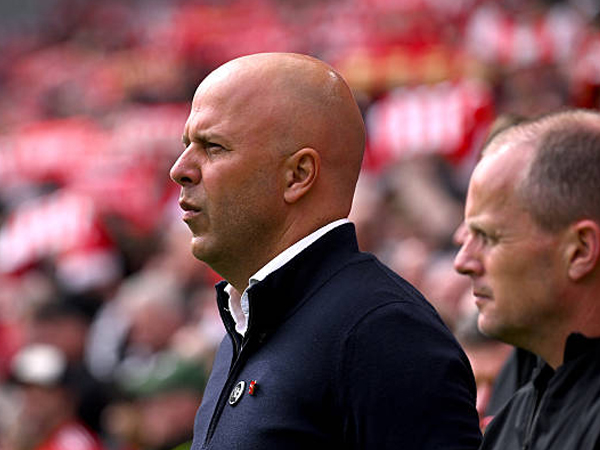 Arne Slot Fokus Hadapi Leicester Meski Liverpool di Ambang Juara