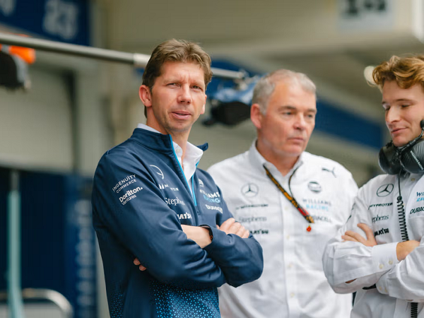 James Vowles komentari ketertarikan Mercedes kepada Verstappen.