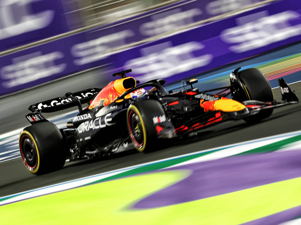 Max Verstappen beberkan triknya rajai kualifikasi GP Arab Saudi.