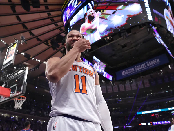 Jalen Brunson salut dengan defense Knicks di Game 1 lawan Pistons.