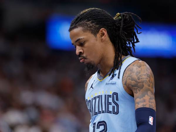 Ja Morant nampak tertunduk dalam kekalahan telak Grizzlies di Game 1 versus Thunder. (Foto: AP)