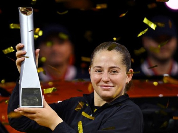 Jelena Ostapenko Tak Biarkan Aryna Sabalenka Naik Podium Juara Di Stuttgart