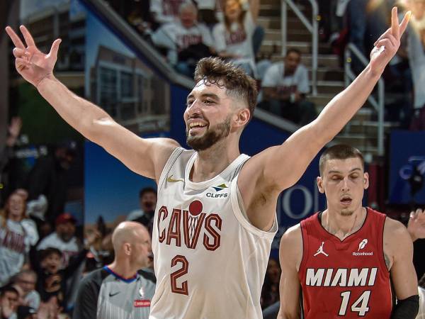Ty Jerome membukukan 28 poin dari bangku cadangan, termasuk 16 poin di kuarter keempat. (Foto: AP)
