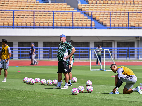 Persib memulai persiapan melawan PSS, Ciro Alves absen latihan karena cedera