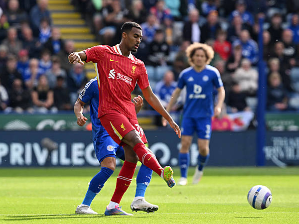 Ryan Gravenberch Puji Semangat Juang Liverpool Saat Kalahkan Leicester City